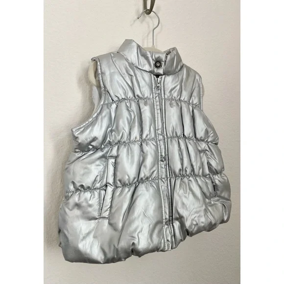 Buffalo David Bitton • Girls Metallic Silver Quilted Sleeveless Puffer Vest - Picture 2 of 12